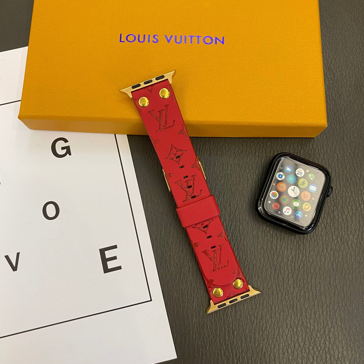 Bracelet de rechange Apple avec décoration en rivets et monogramme en relief Roxy New 2