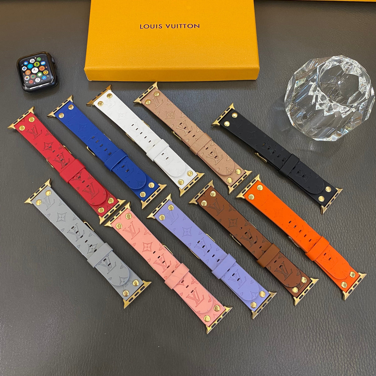 Bracelet de rechange Apple avec décoration en rivets et monogramme en relief Roxy New 2